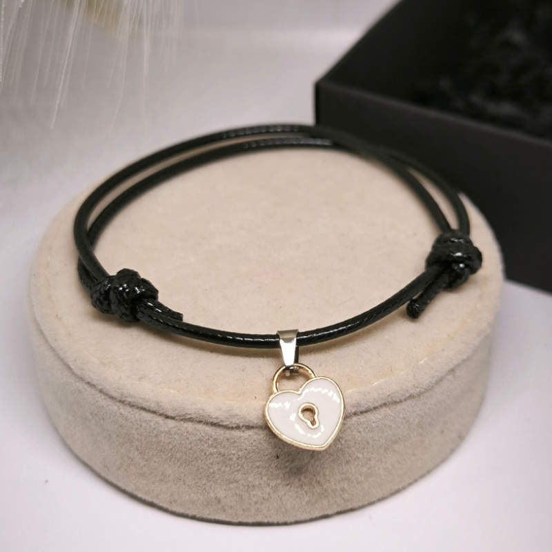 Käevõrude komplekt paarile "Võti südamesse"