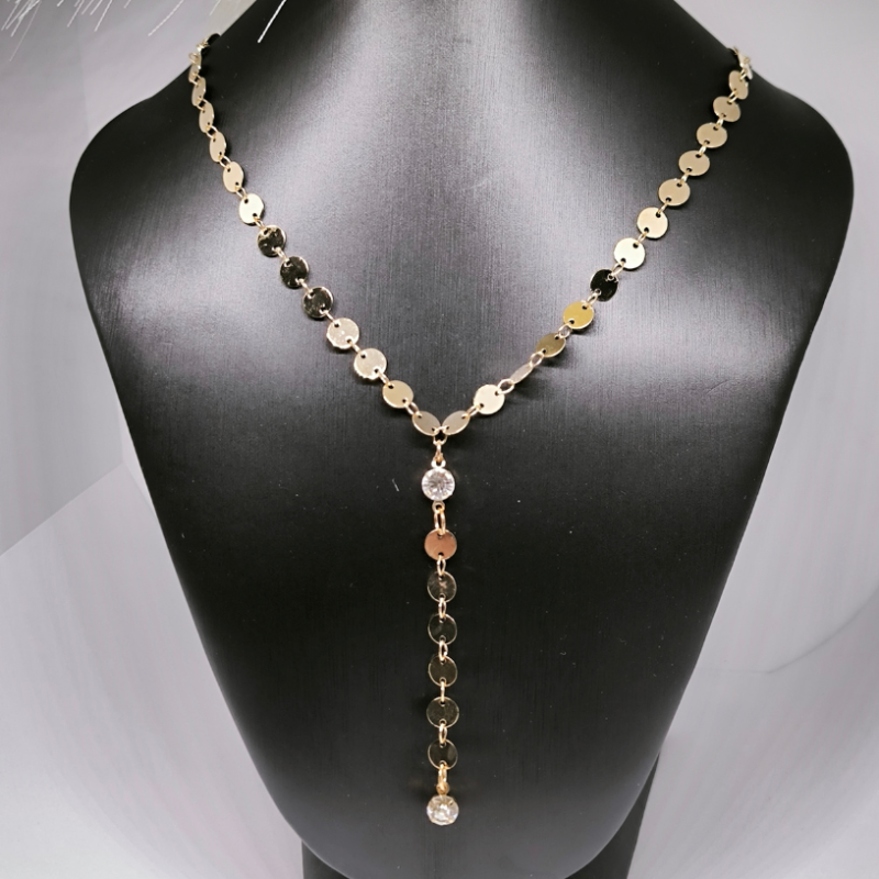 Kuldse värvusega kaelakee tüdrukutele