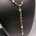 Kuldse värvusega kaelakee tüdrukutele