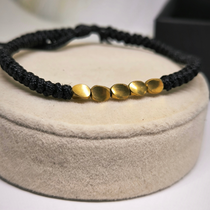 Käsitöö laavakivist helmestega käevõrude komplekt