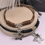 Reguleeritavad käevõrud metallist detailidega