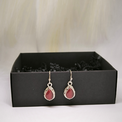 Boheemlaslikus stiilis graveeritud kõrvarõngad värvilise tsirkooniumiga