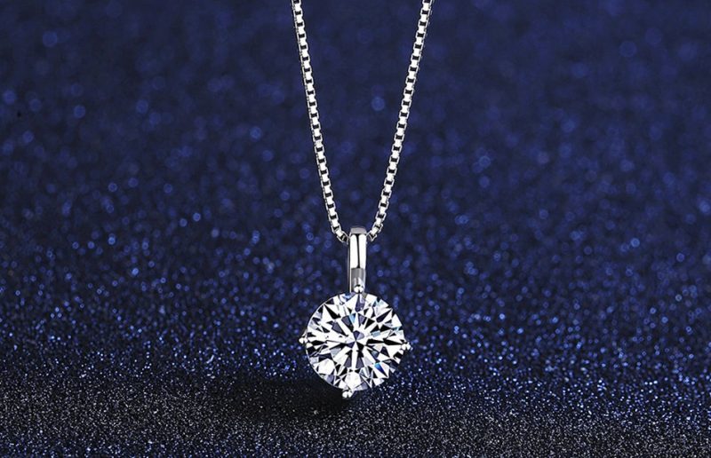 Ripats „Moissaniit“ naistele