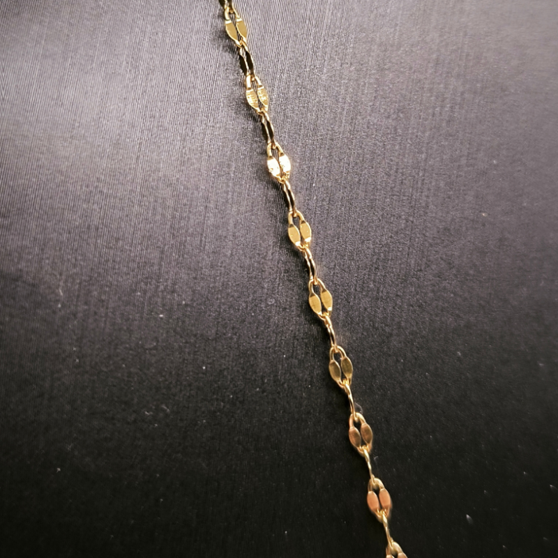 Kuu kujuline ripats sõnadega "Ma armastan sind" (100 keeles)