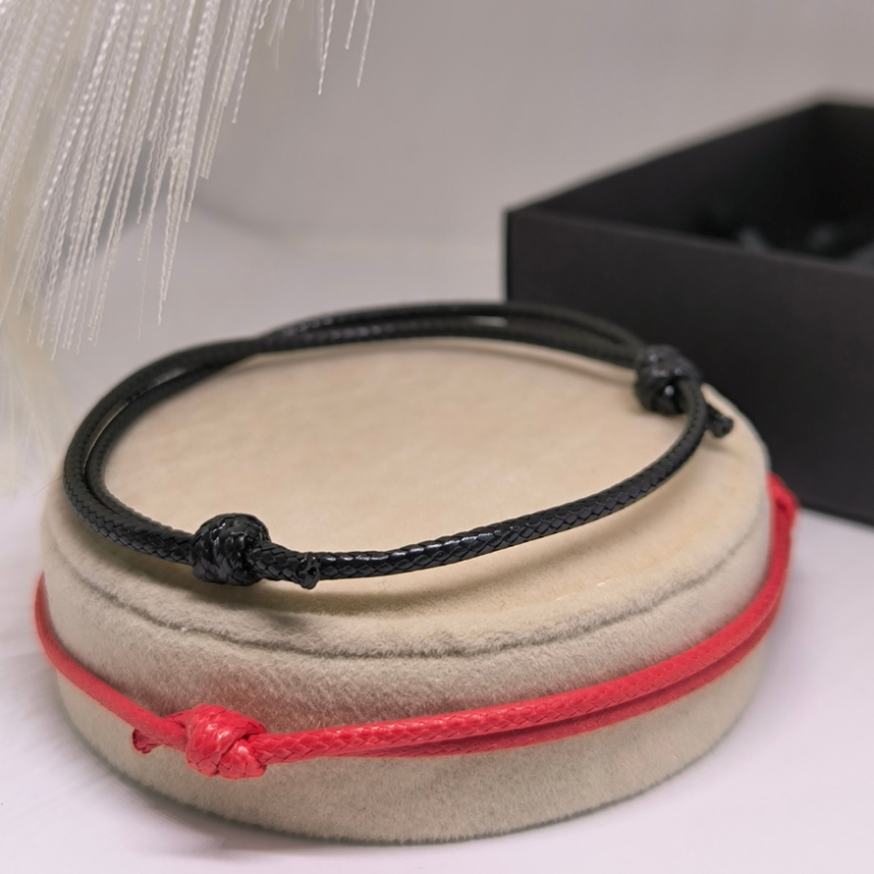 Minimalistlikud reguleeritava suurusega käevõrud