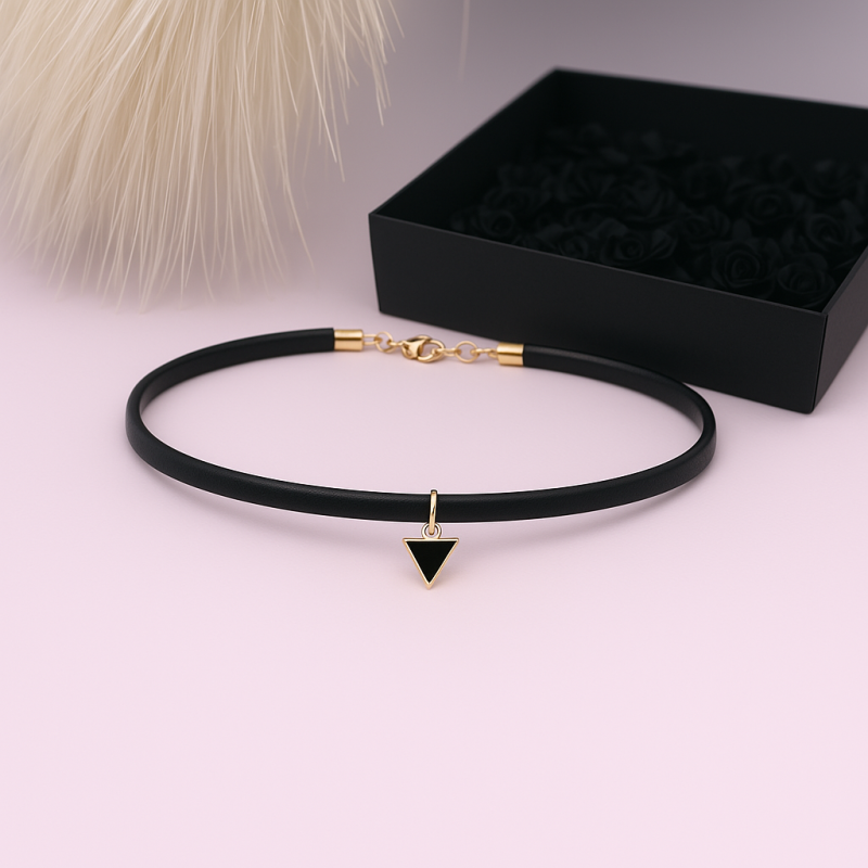 Choker-stiilis kaelakee