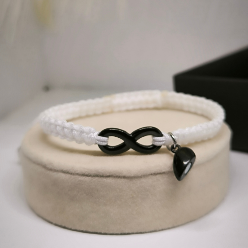 Paaridele käevõrud "Lõputu armastus" magnetitega