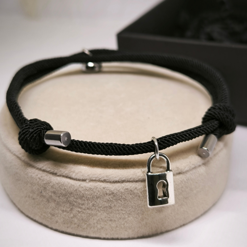 Kangast käevõrud magnetkinnitusega