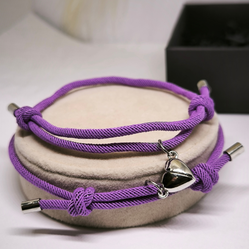 Magnetilised käevõrud paaridele südamekujulise ripatsiga