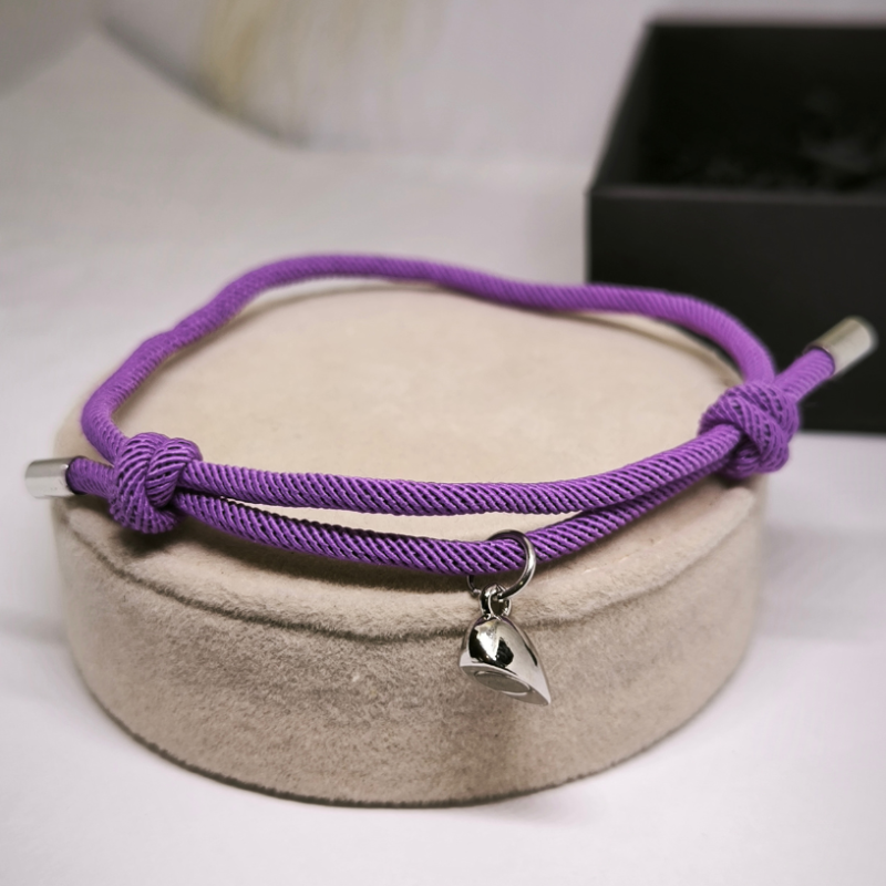 Magnetilised käevõrud paaridele südamekujulise ripatsiga