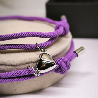 Magnetilised käevõrud paaridele südamekujulise ripatsiga