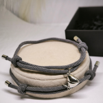 Kangast käevõrude komplekt ripatsiga