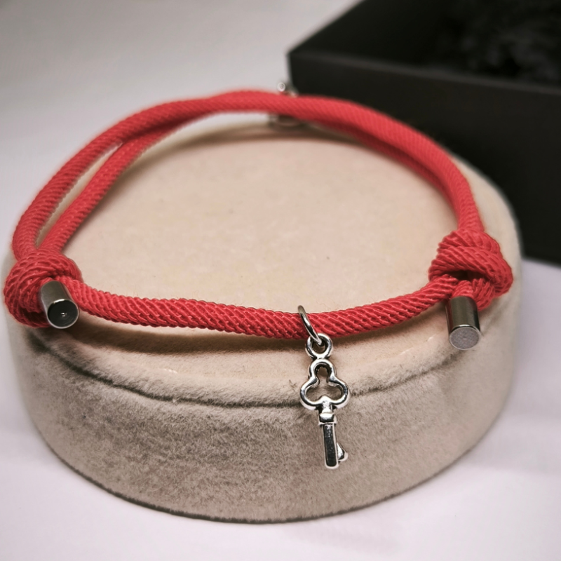 Kangast käevõrud magnetkinnitusega