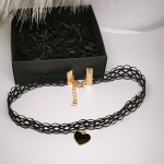 Südamega choker-stiilis kaelakee