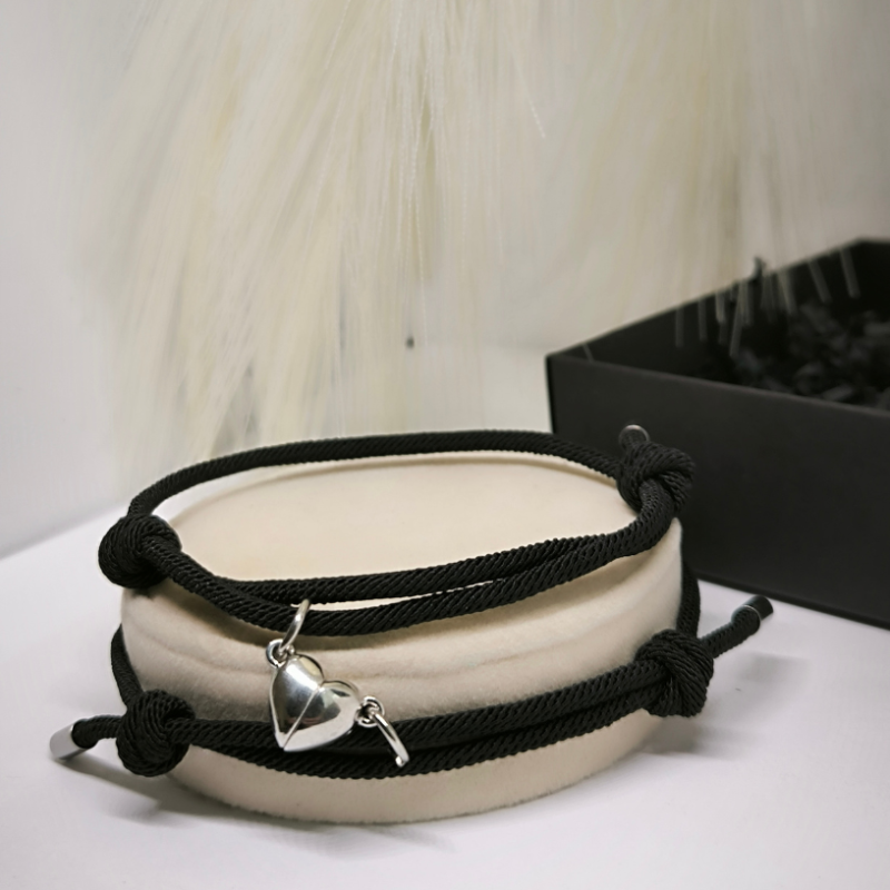 Käevõrude paarikomplekt "Armastuse magnet"