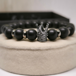 Stiilne käevõru metallist aktsentidega