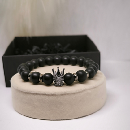 Stiilne käevõru metallist aktsentidega