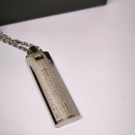 Roostevabast terasest meeste kaelakee