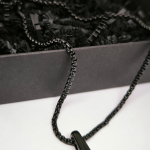 Minimalistlik ripatsiga kaelakee