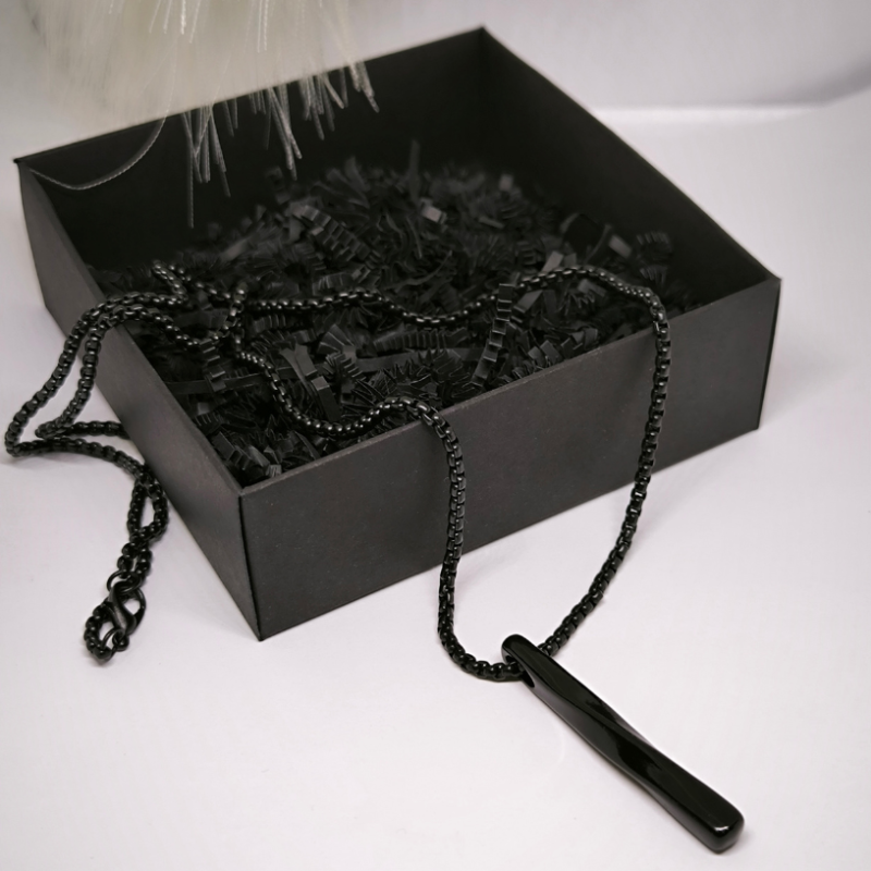 Minimalistlik ripatsiga kaelakee