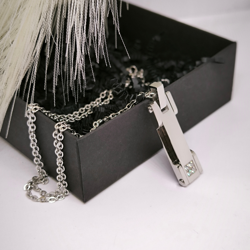 Ristkülikukujuline meeste kaelakee