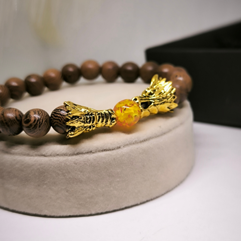 Helmeste käevõru draakonitega