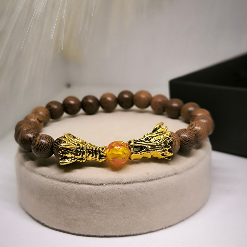 Helmeste käevõru draakonitega