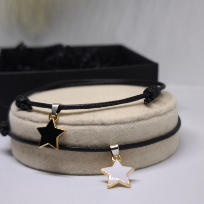 Minimalistliku disainiga kaelakeega kahekihiliste käevõrude komplekt