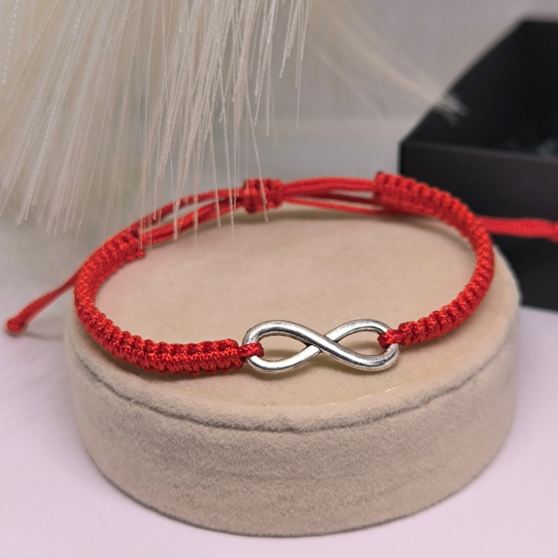 Kangast käevõrude komplekt metallist aktsentidega