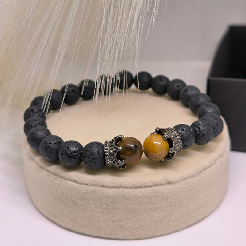 Laavakivist helmestega käevõrude komplekt tiigrisilmaga