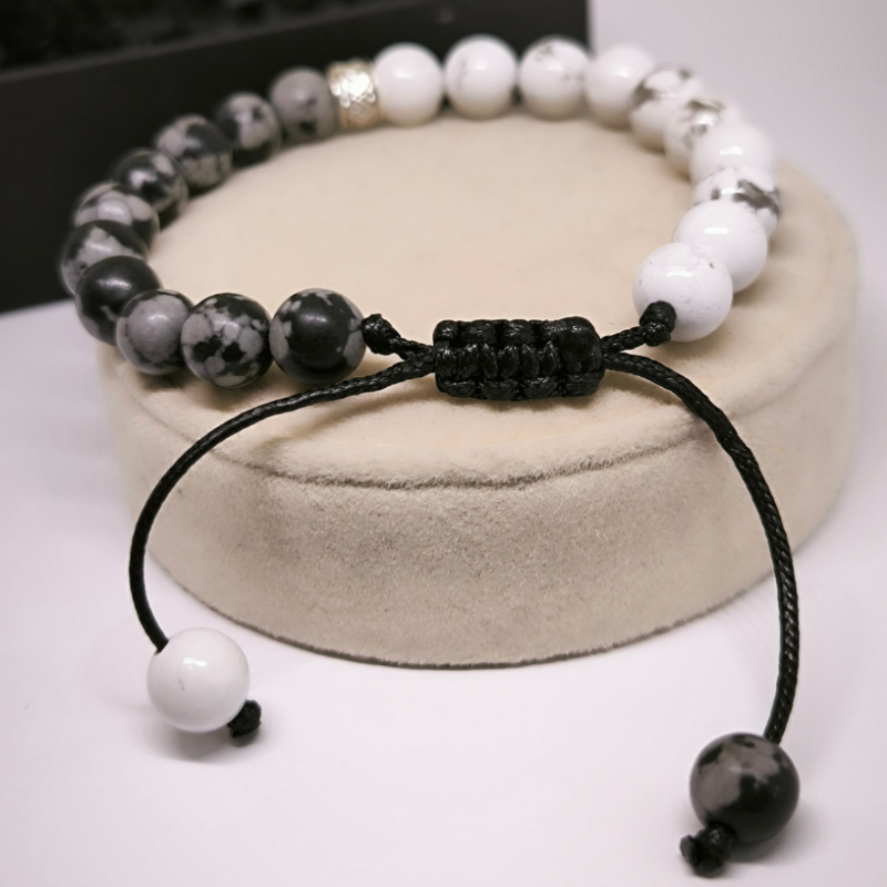 Onyxist helmestega energiakäevõru