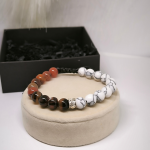 Onüksi ja tiigrisilma helmekäevõru