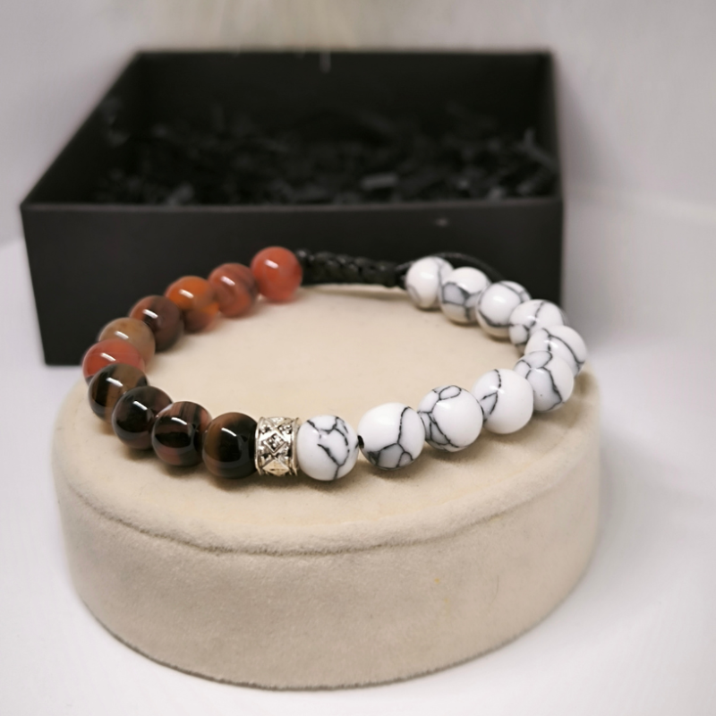 Onüksi ja tiigrisilma helmekäevõru