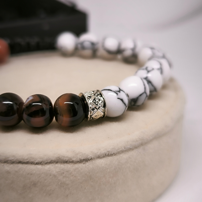 Onüksi ja tiigrisilma helmekäevõru