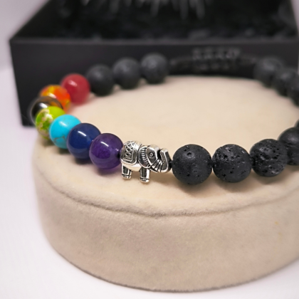 Mänguline laavakivikeed käevõru metallaktsendiga