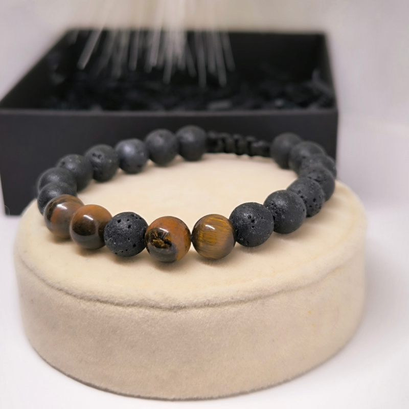 Laavakivi helmestega käevõru tiigrisilmaga