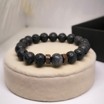 Stiilne laavakivist helmestega käevõru puidust aktsentidega