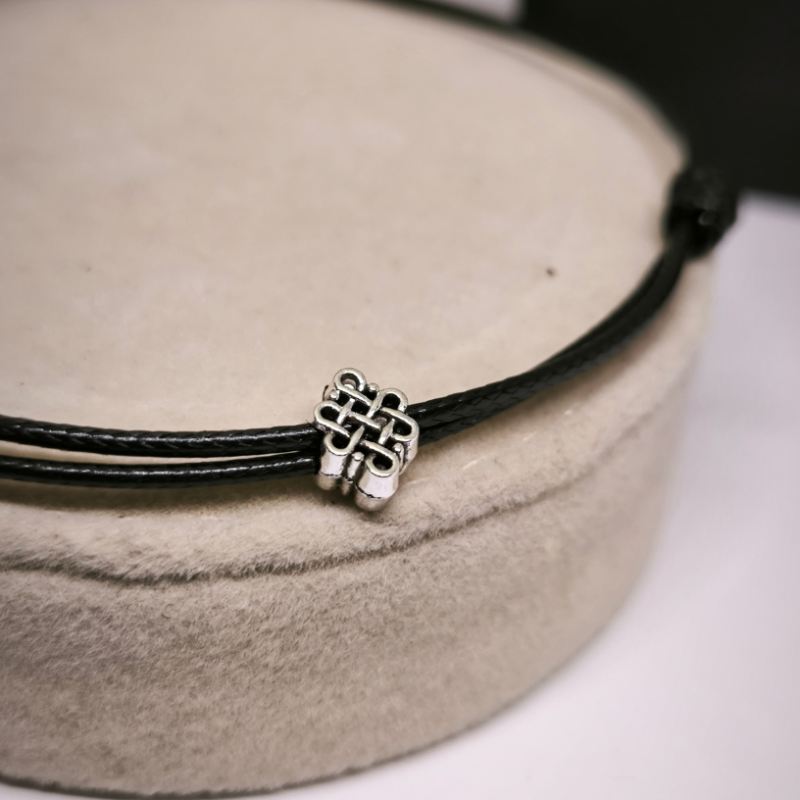 Minimalistliku disainiga käevõrude komplekt paaridele