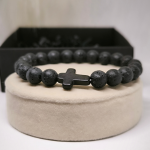 Laavakivi helmestega käevõru ristiga