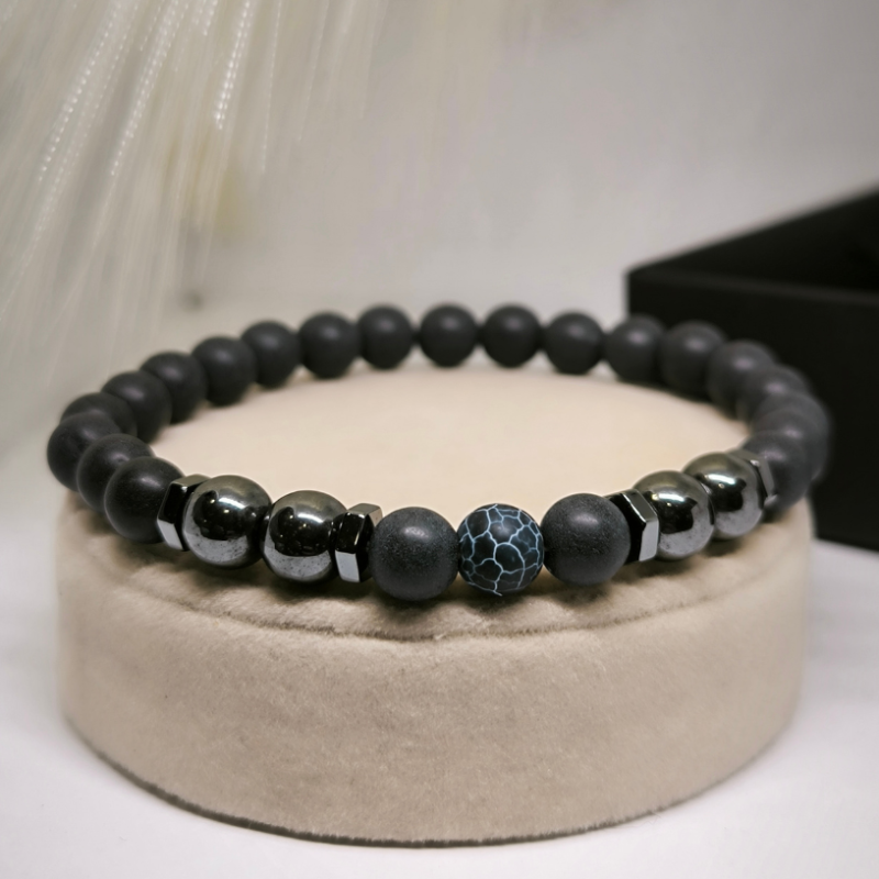 Magnetiline käevõru jalale mustadest Brasiilia kivihelmestest