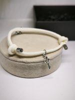 Käevõrude komplekt ripatsite ja magnetkinnitusega