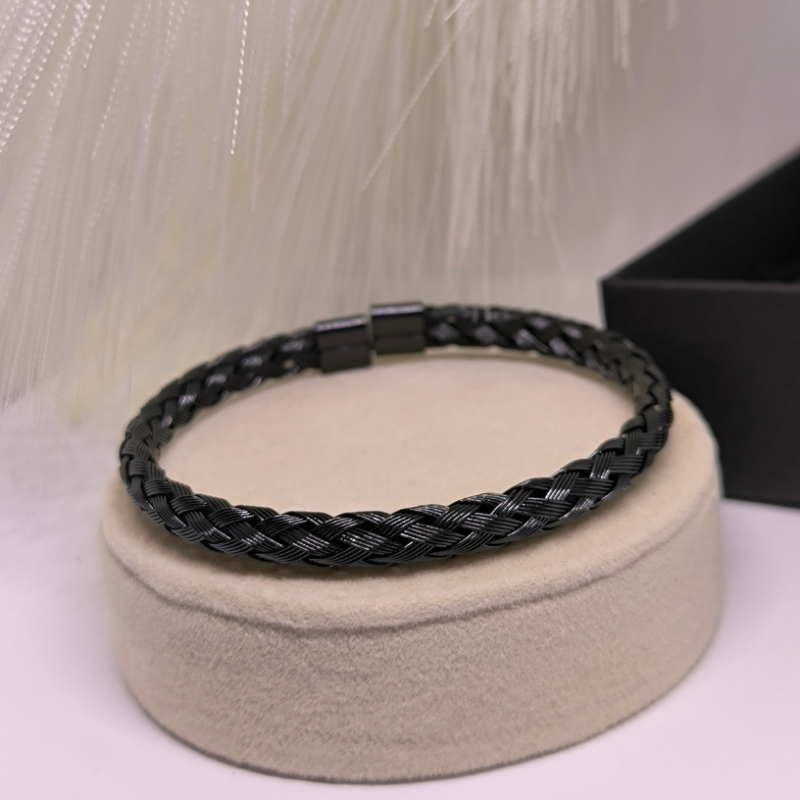 Meeste roostevabast terasest käevõrude komplekt