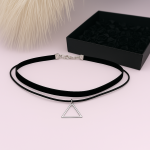 Kolje (choker) kolmnurgaga