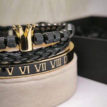 Stiilsete roostevabast terasest käevõrude komplekt