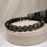 Looduslikust kivist helmestega käevõrude komplekt