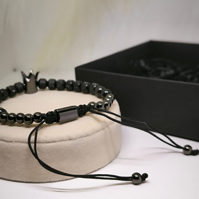 Stiilne meeste käevõru krooniga