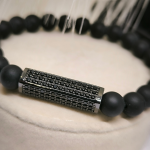 Looduslikust kivist helmestega käevõrude komplekt