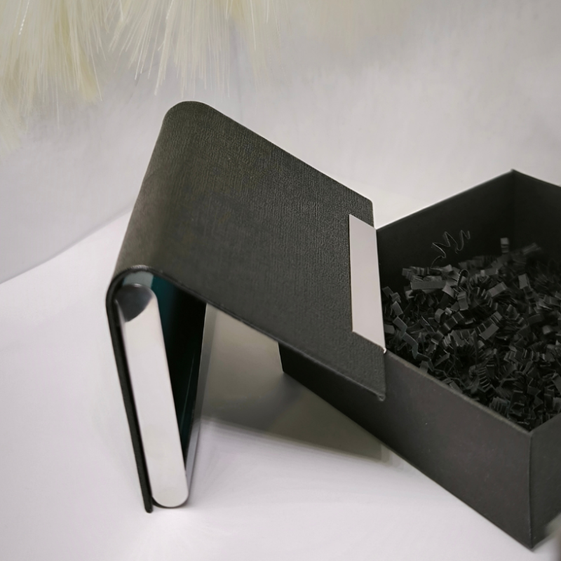 Moodne magnetkinnitusega visiitkaardihoidja