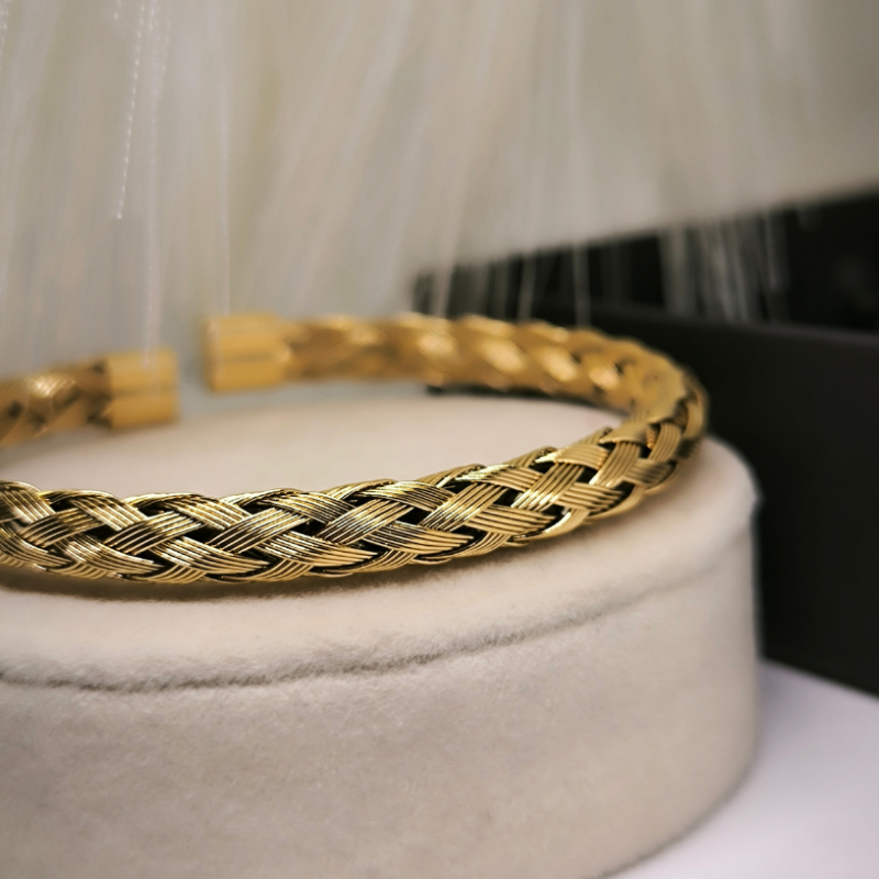 Punutise kujuga meeste käevõru roostevabast terasest