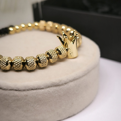 Kuldne käevõru meestele krooniga